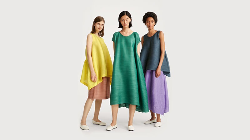PLEATS PLEASE ISSEY MIYAKE